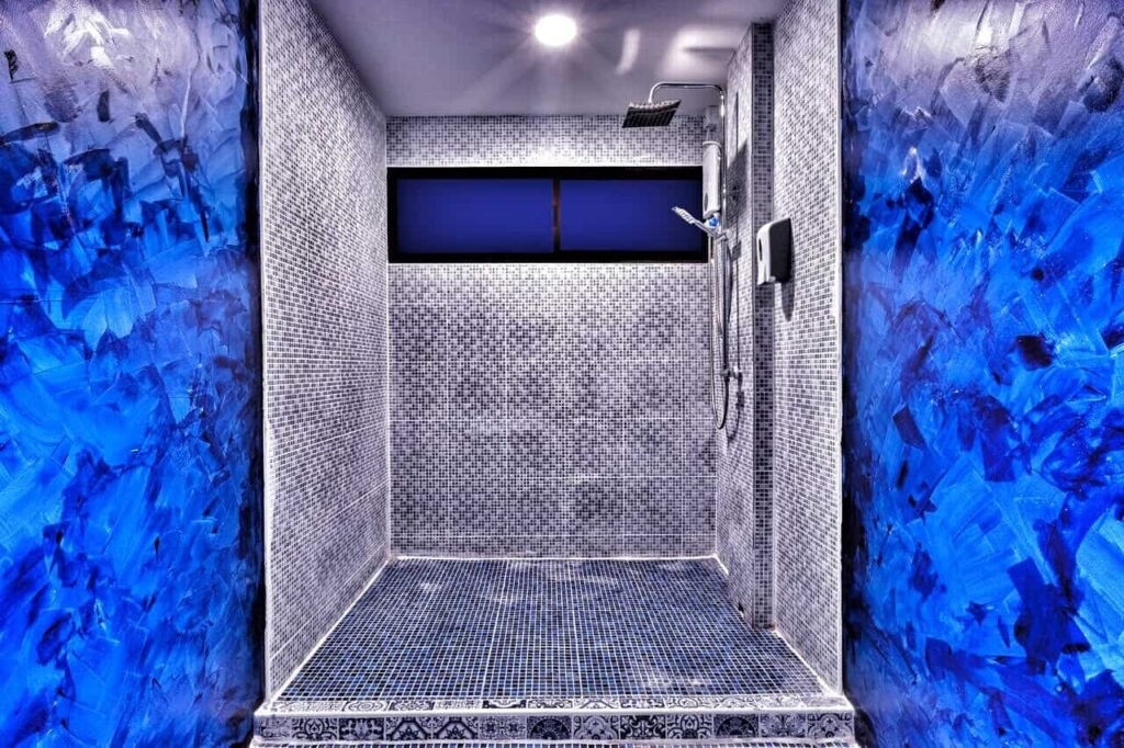 Aya Massage Bangkok Deluxe Room Shower